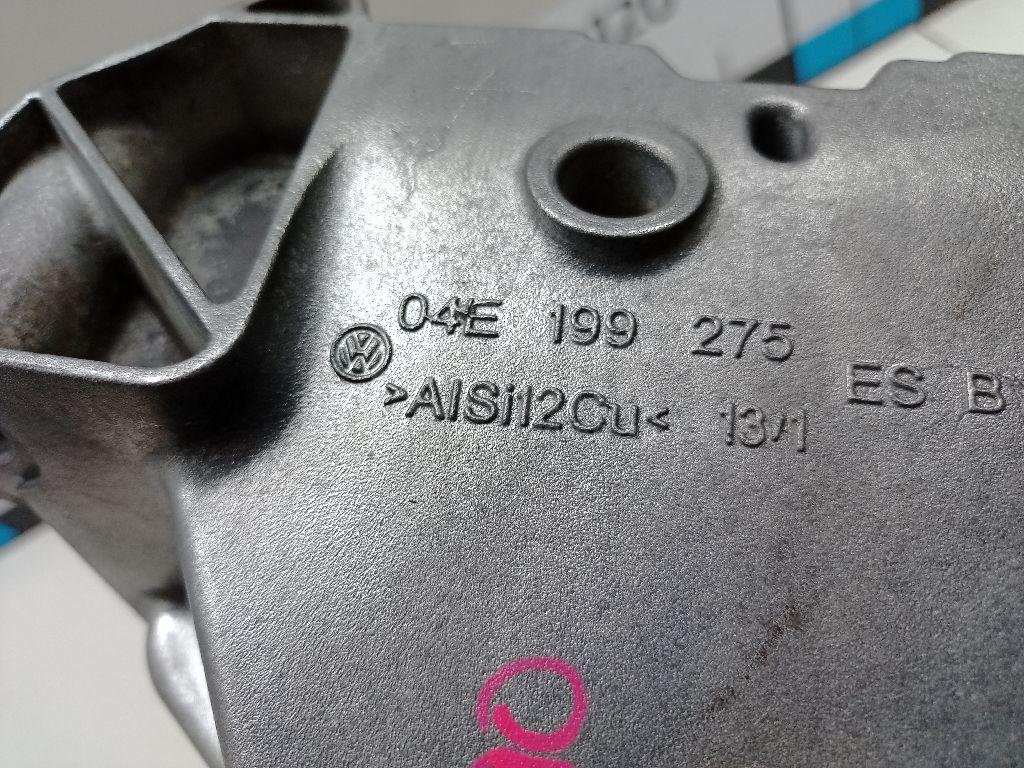 Кронштейн двигателя правый