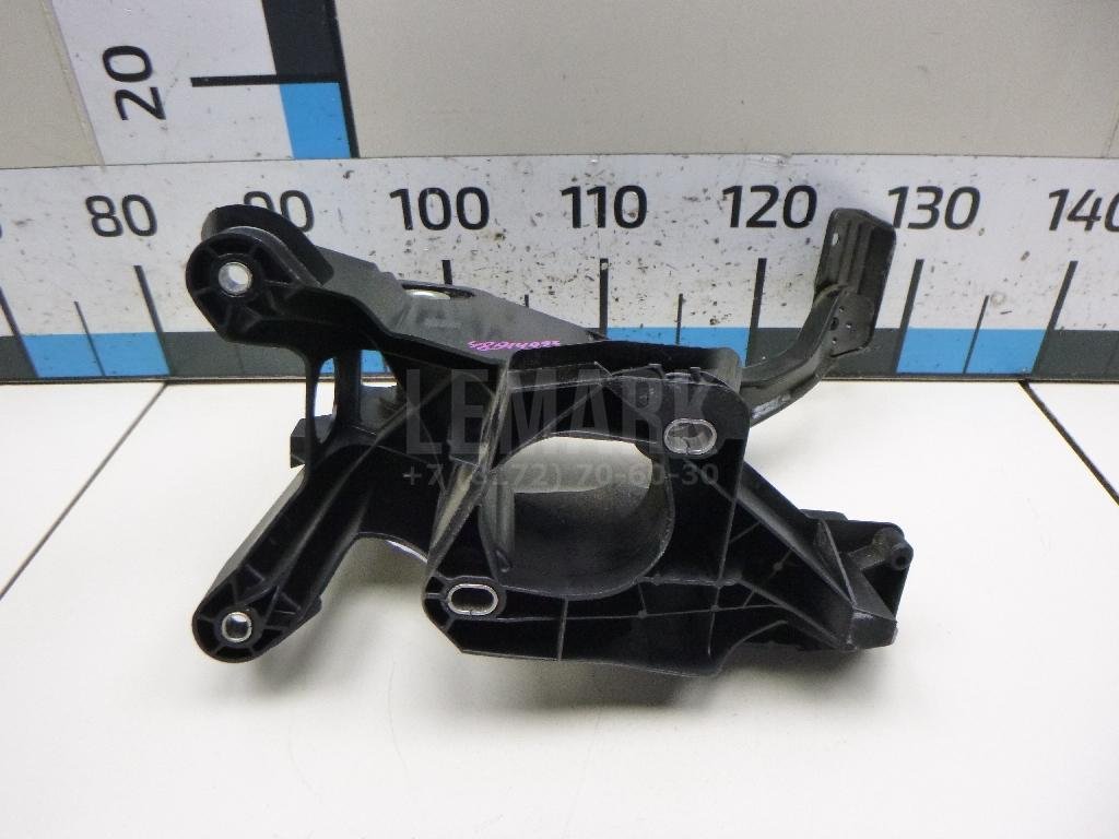 Педаль тормоза