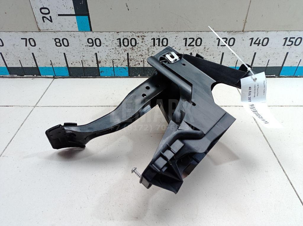 Педаль тормоза