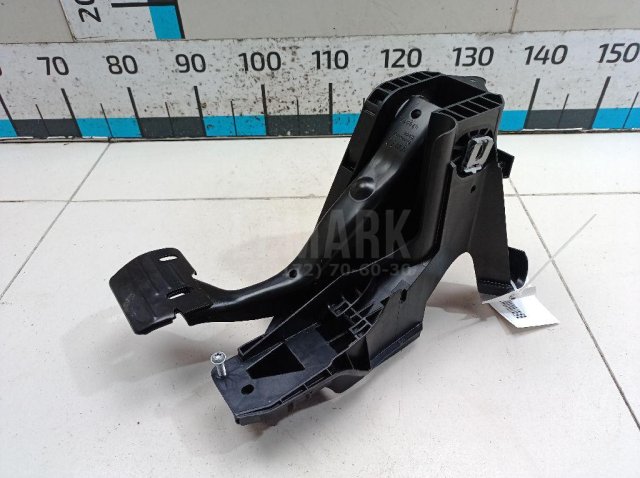 Педаль тормоза