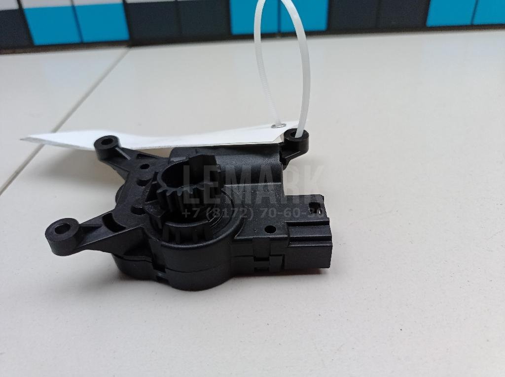 Моторчик заслонки отопителя