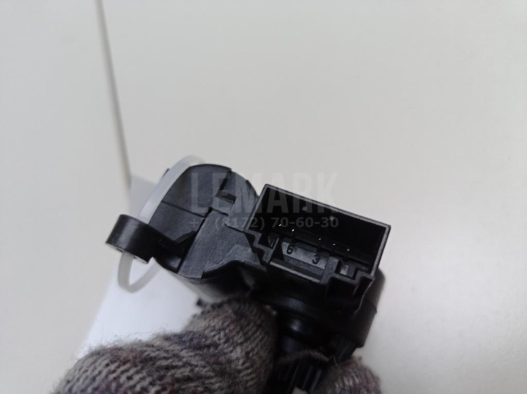 Моторчик заслонки отопителя