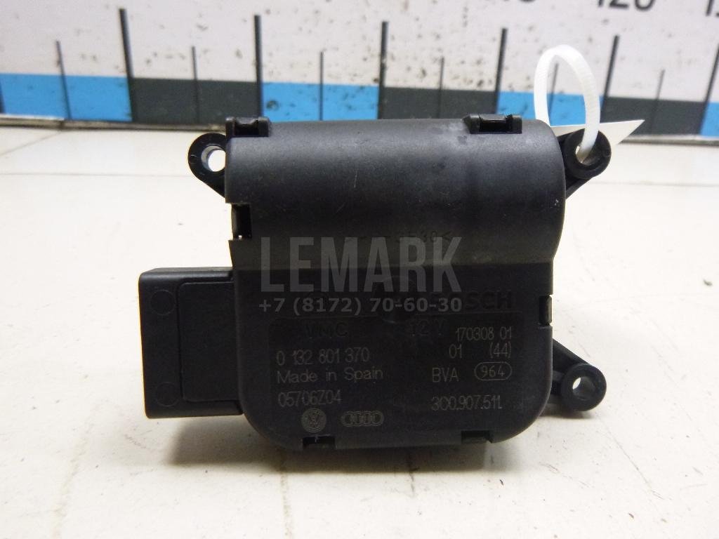 Моторчик заслонки отопителя