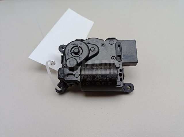 Моторчик заслонки отопителя