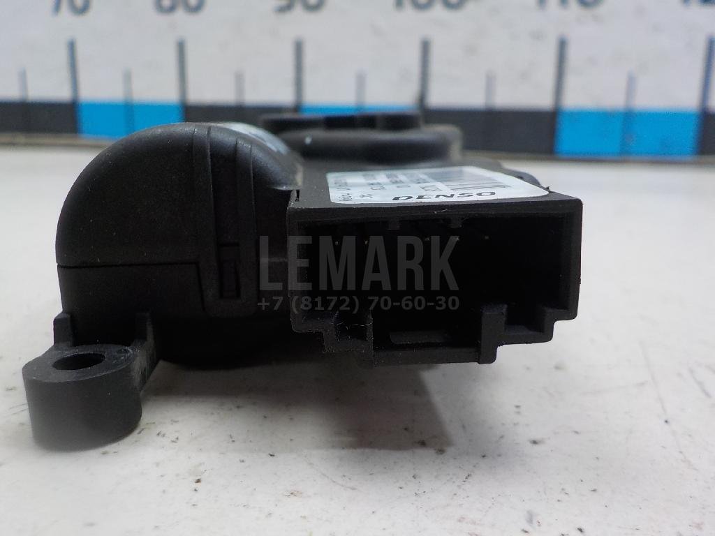 Моторчик заслонки отопителя