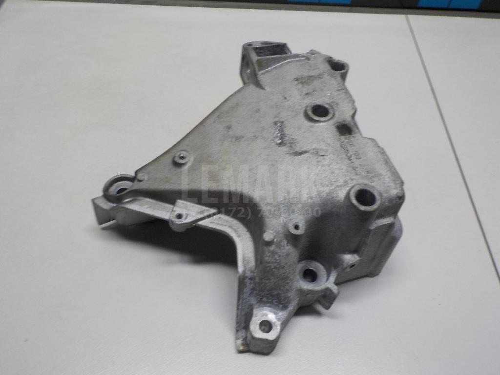 Кронштейн двигателя правый для  Audi A4 [B9] 2015