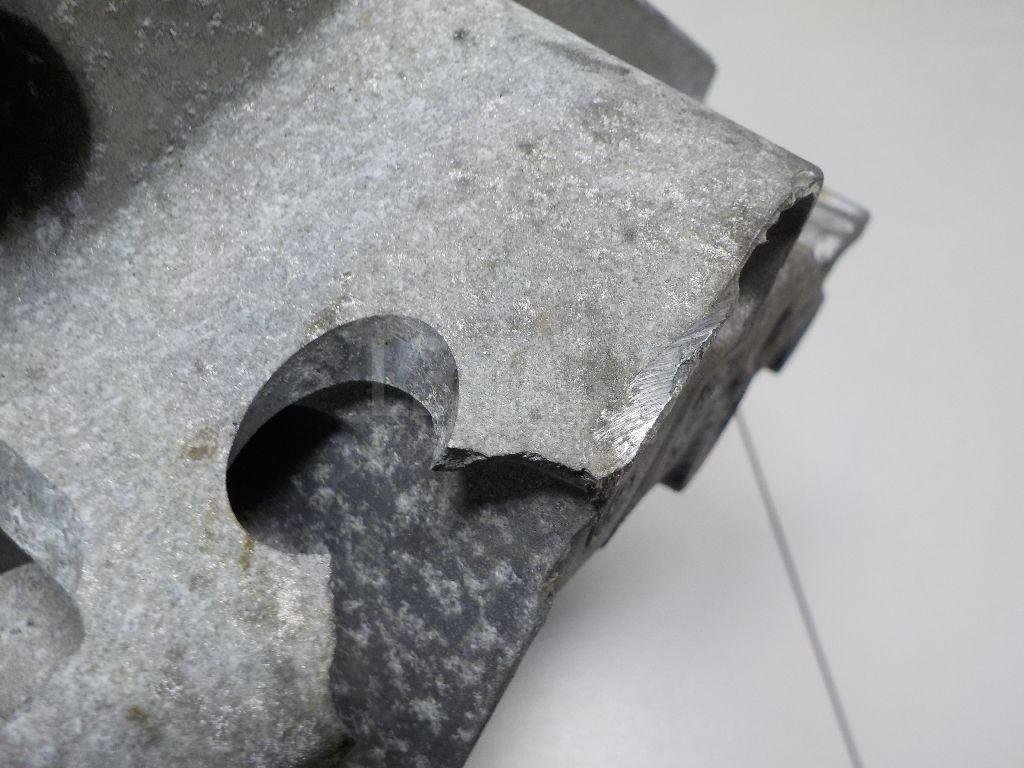 Кронштейн двигателя правый для  Audi A4 [B9] 2015