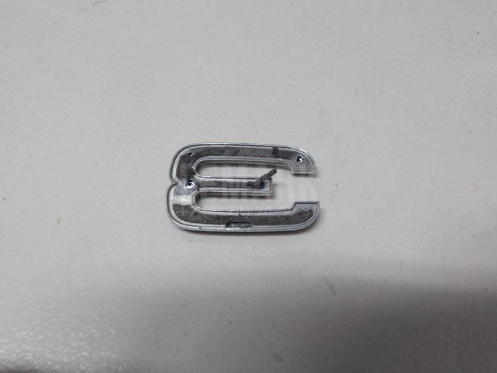 Эмблема на крышку багажника