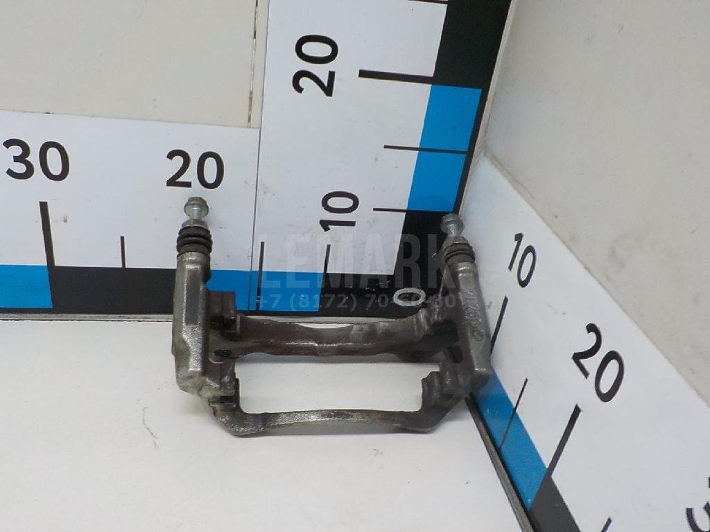 Скоба суппорта переднего