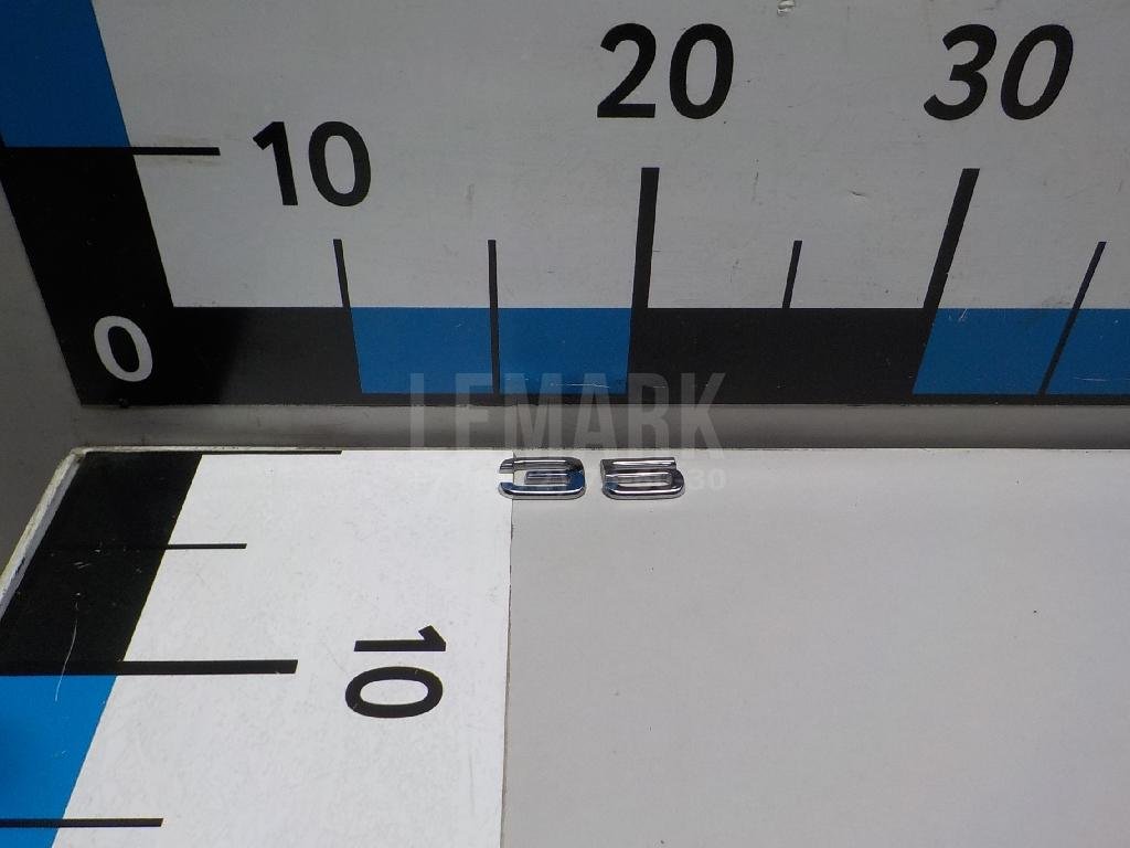 Эмблема на крышку багажника