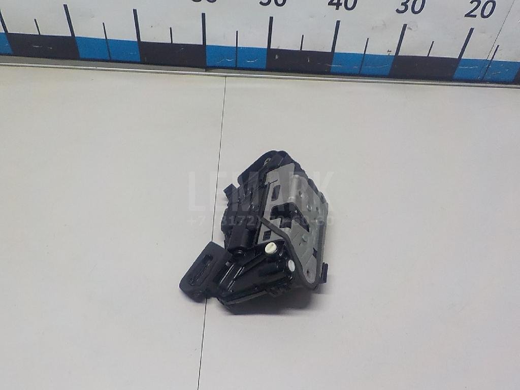 Замок двери задней левой