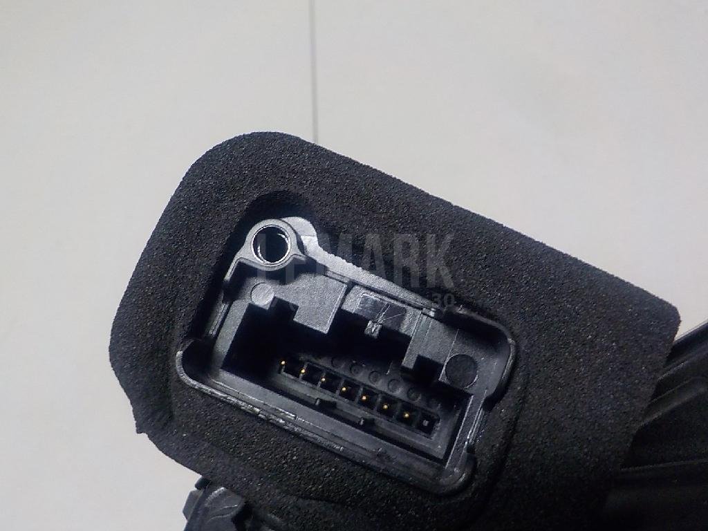 Замок двери задней левой