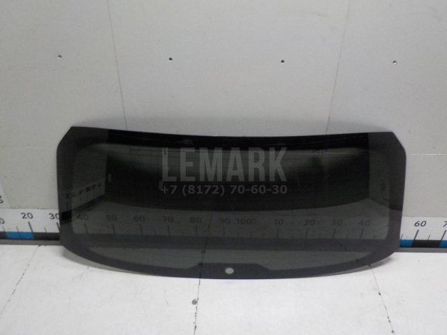 Стекло двери багажника