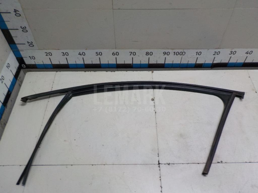 Уплотнитель стекла двери для  Audi A3 [8PA] Sportback 2004-2013