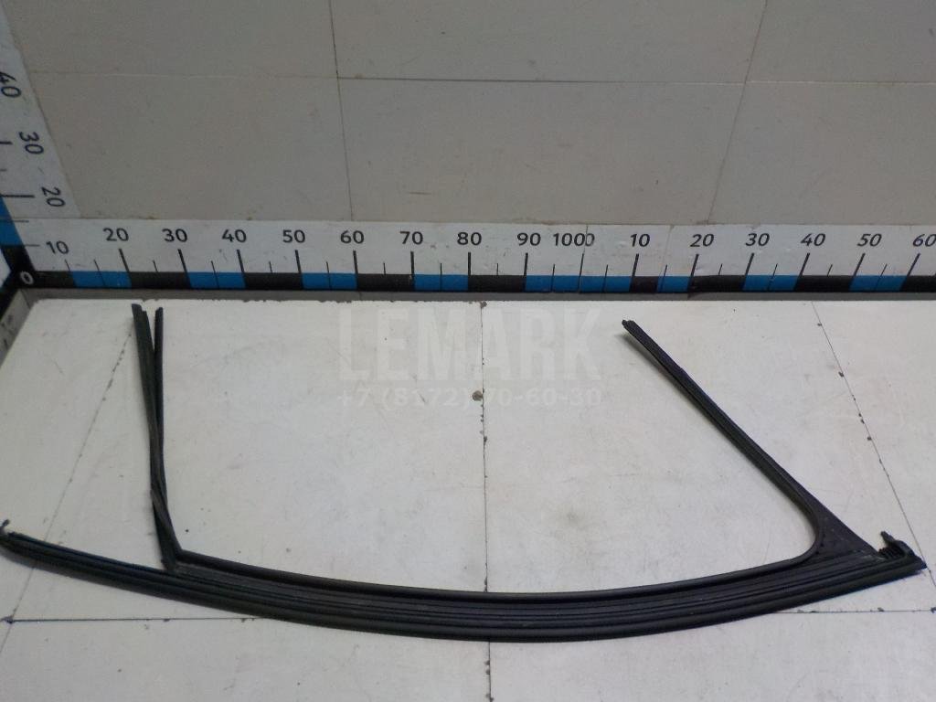 Уплотнитель стекла двери для  Audi A3 [8PA] Sportback 2004-2013