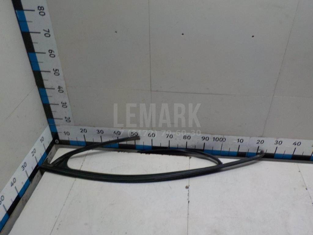 Уплотнитель стекла двери для  Audi A3 [8PA] Sportback 2004-2013