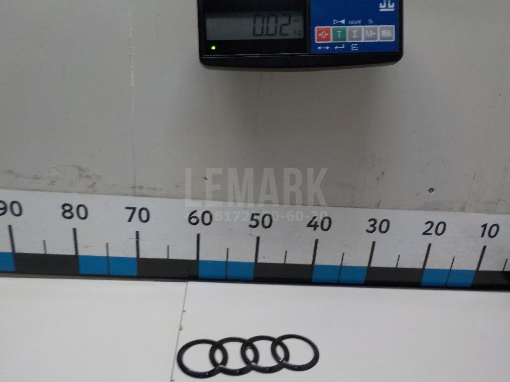 Эмблема на крышку багажника