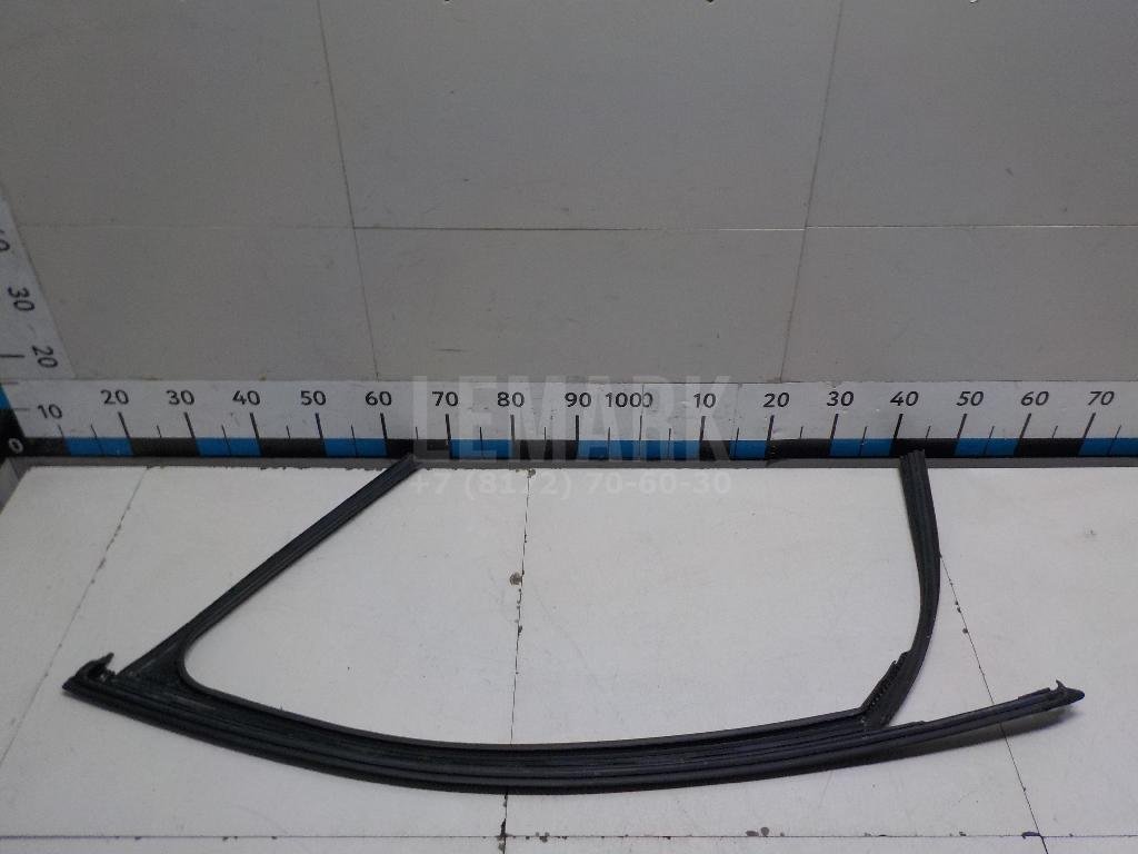 Уплотнитель стекла двери для  Audi A4 [B8] Allroad 2009-2015