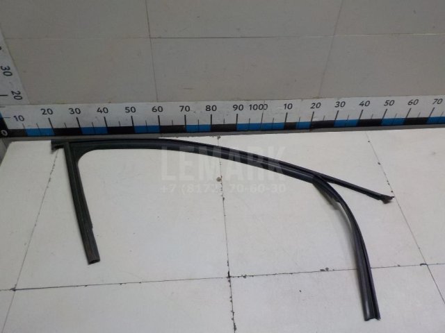 Уплотнитель стекла двери