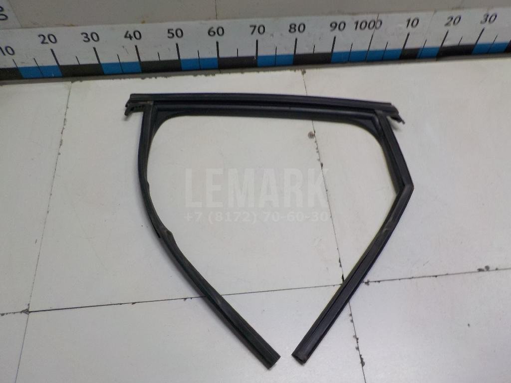 Уплотнитель стекла двери для  Audi A4 [B7] 2005-2007