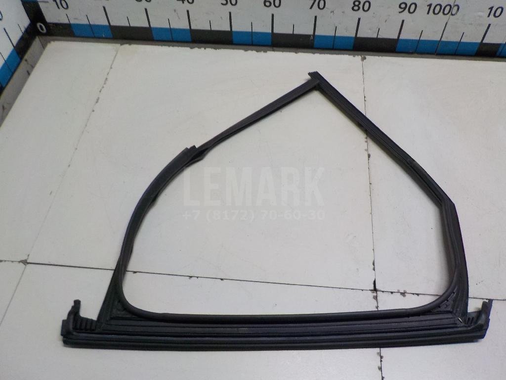 Уплотнитель стекла двери для  Audi A4 [B7] 2005-2007