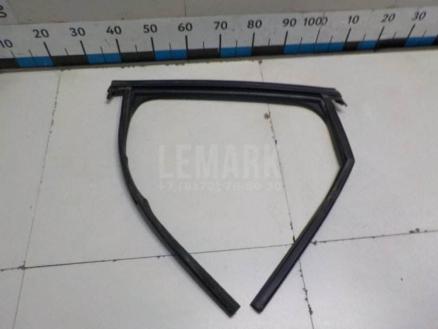 Уплотнитель стекла двери