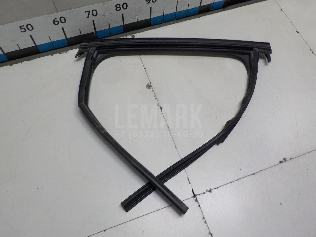 Уплотнитель стекла двери