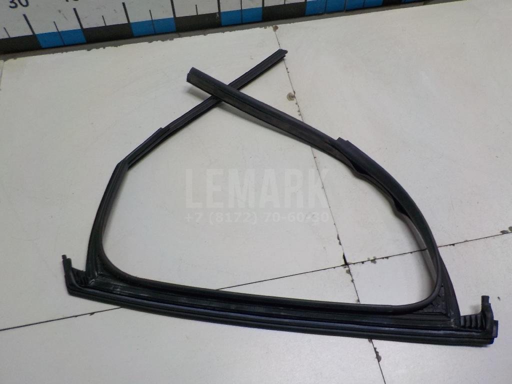 Уплотнитель стекла двери