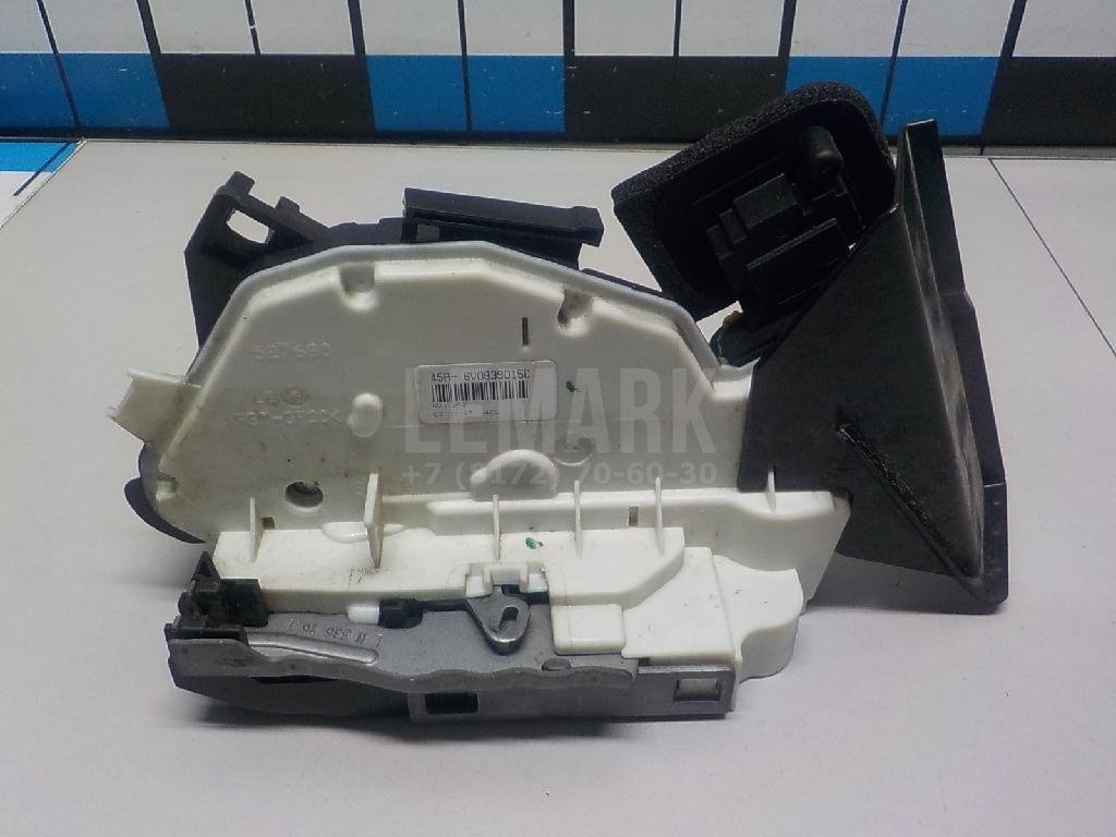 Замок двери задней левой