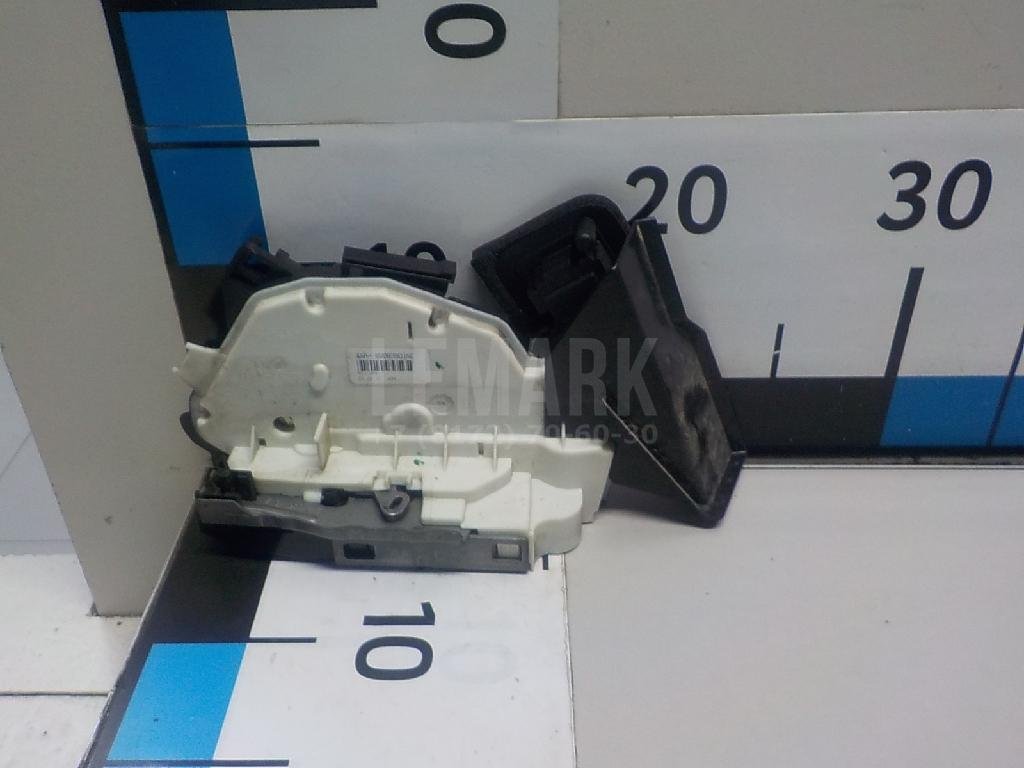 Замок двери задней левой