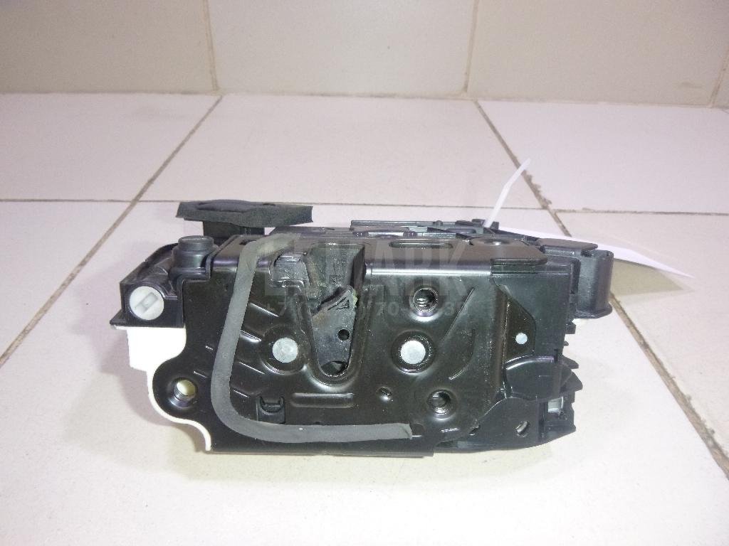 Замок двери задней левой