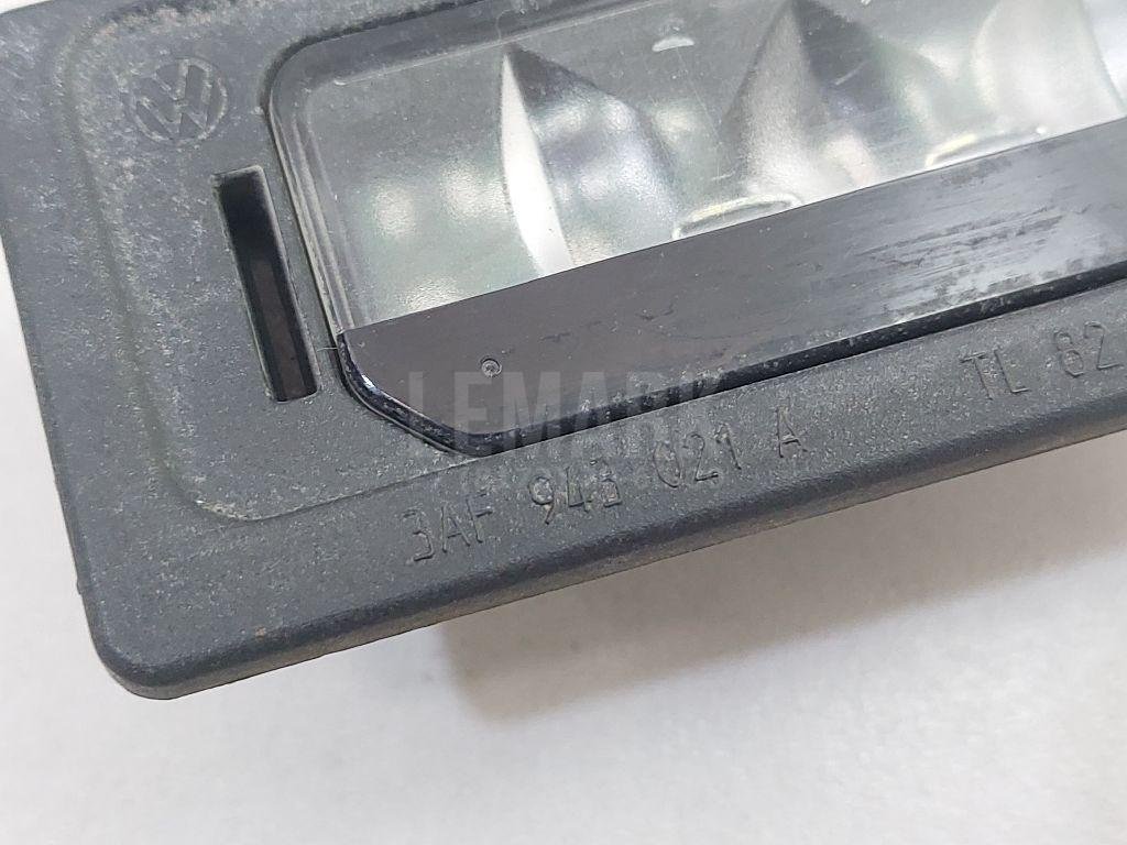 Фонарь подсветки номера