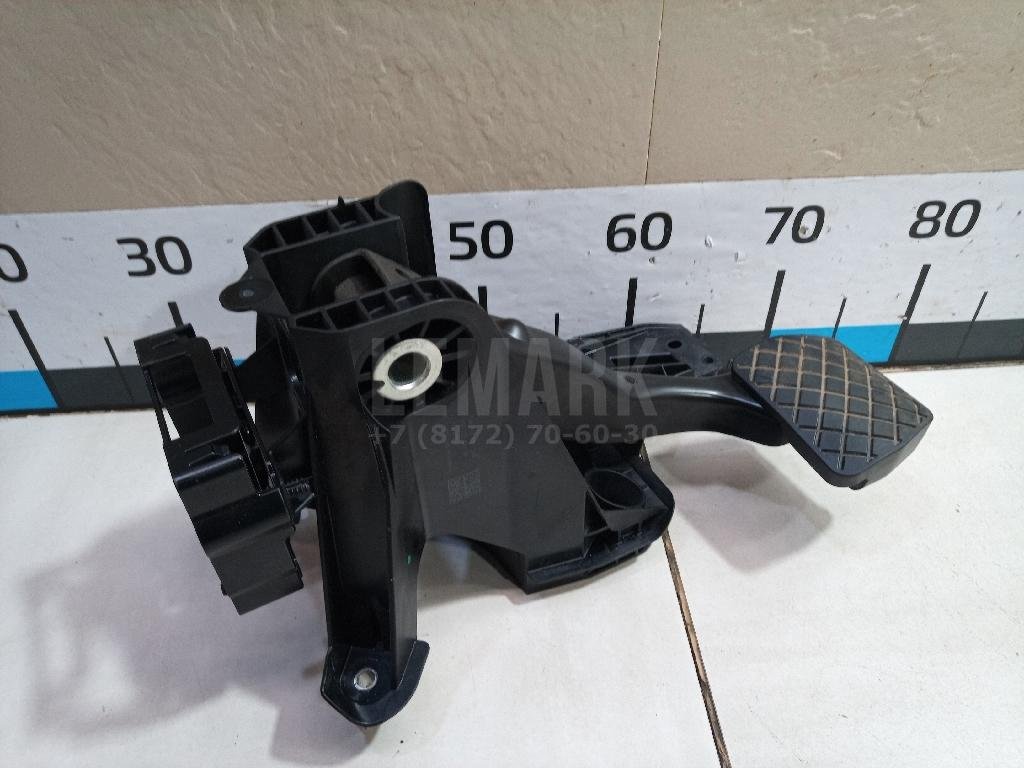 Педаль тормоза