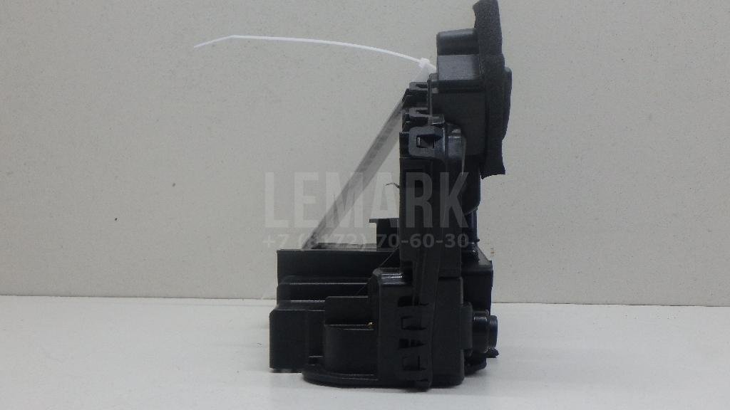 Замок двери задней левой