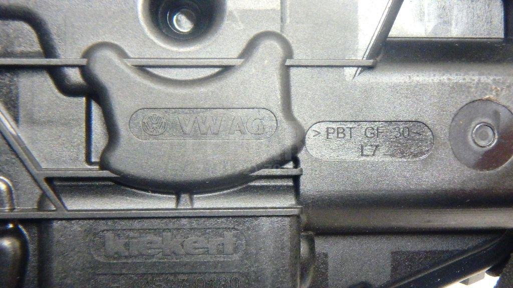 Замок двери задней левой