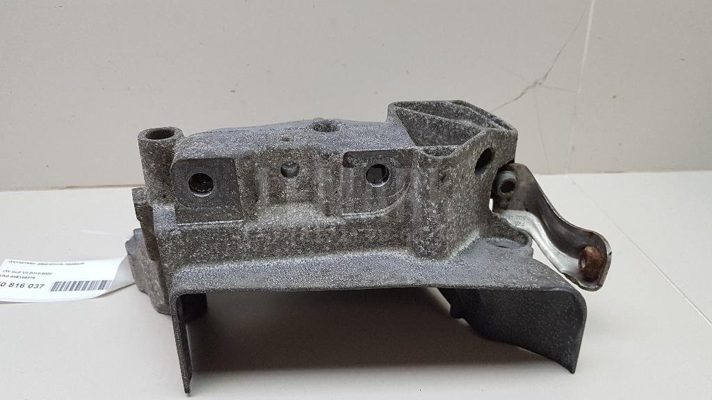 Кронштейн двигателя правый