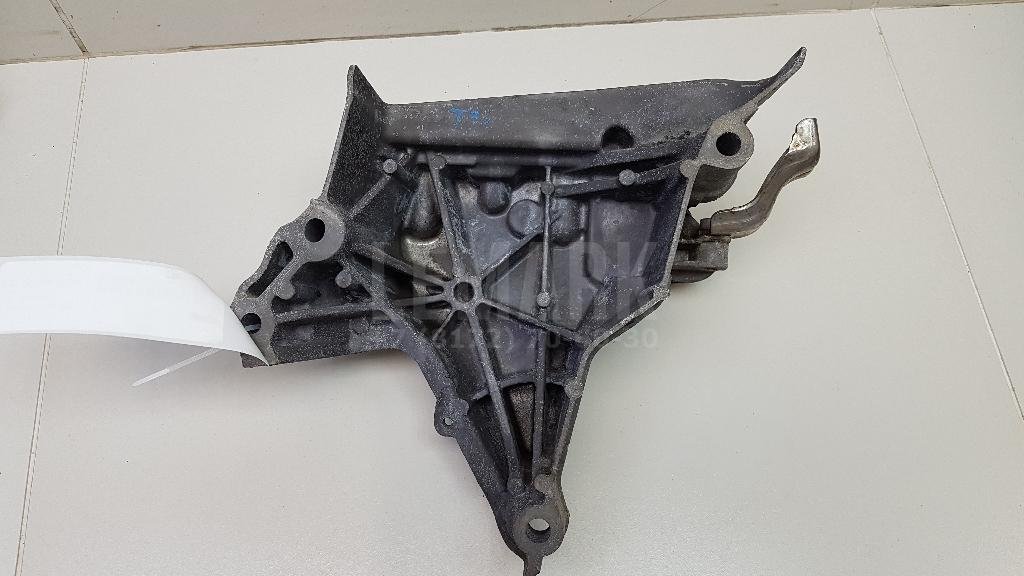 Кронштейн двигателя правый