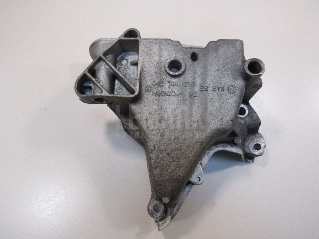 Кронштейн двигателя правый