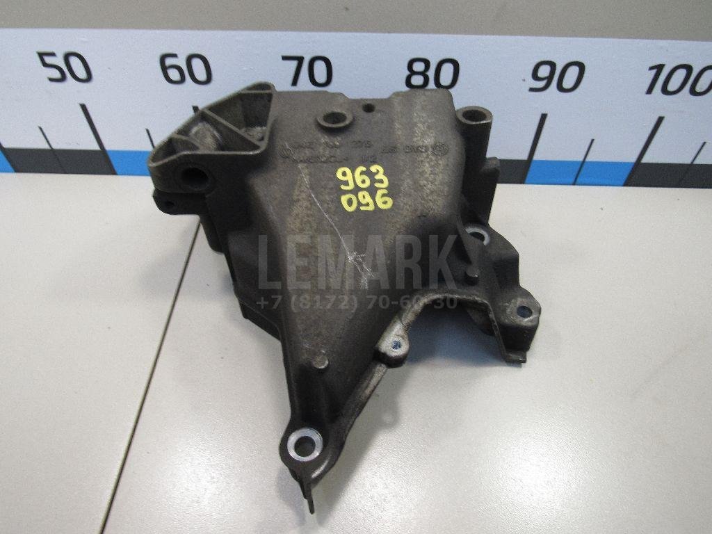 Кронштейн двигателя правый для  Audi A3 (8Y) 2020