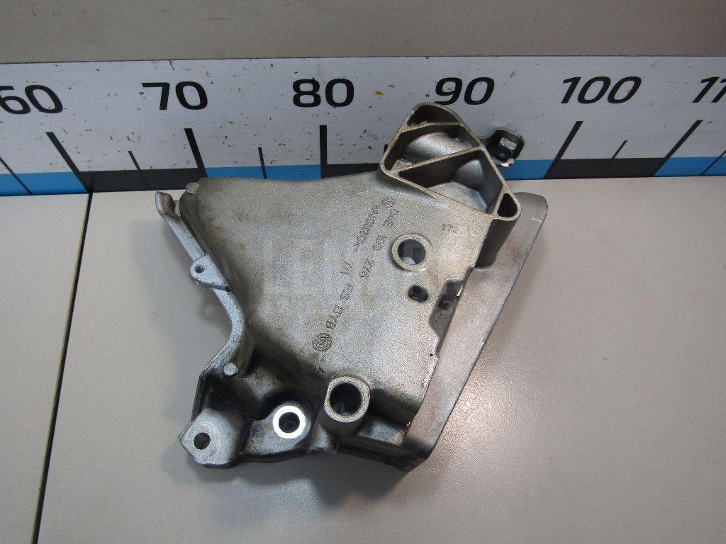 Кронштейн двигателя правый