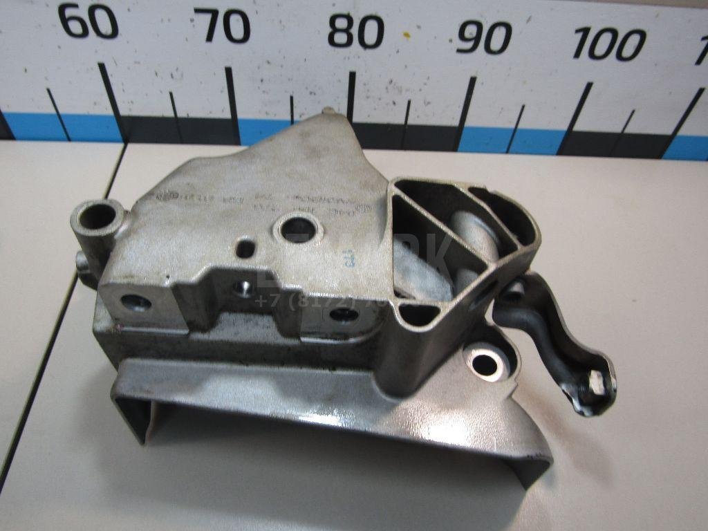 Кронштейн двигателя правый