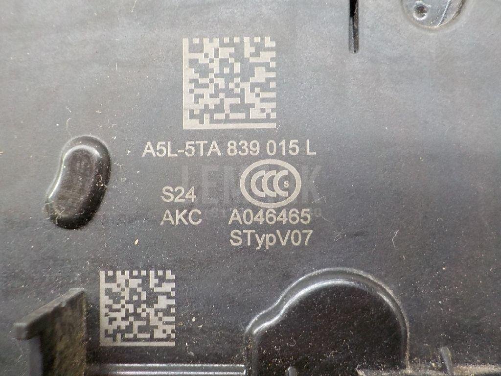 Замок двери задней левой