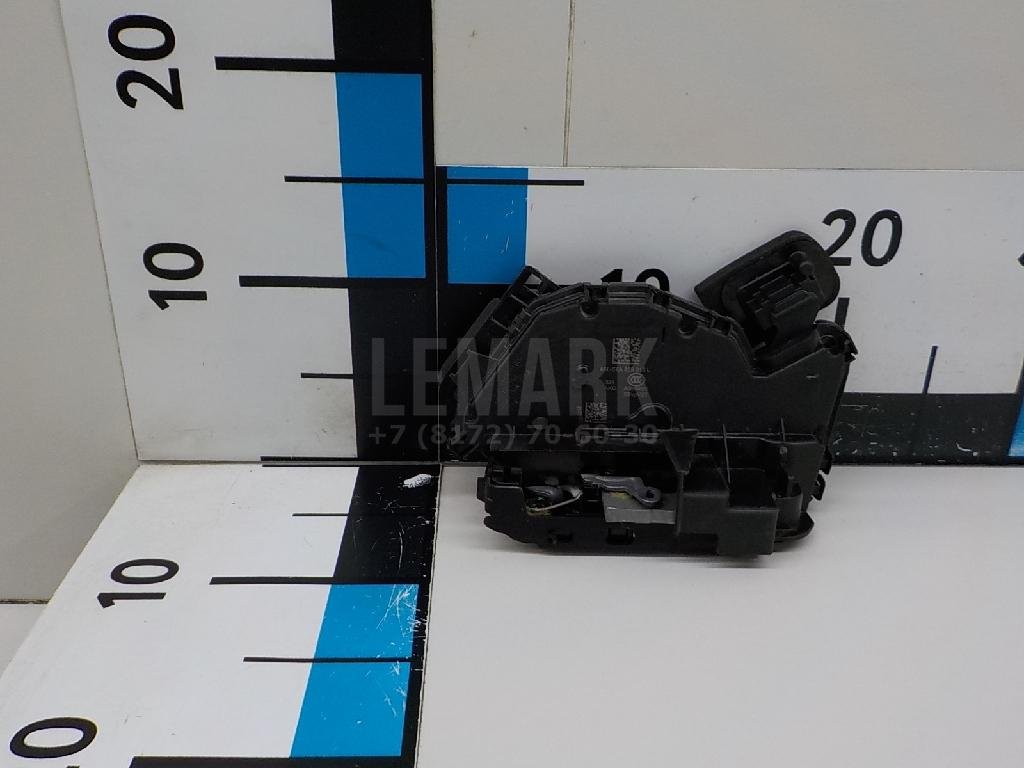 Замок двери задней левой