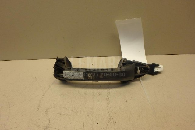 Ручка двери передней наружная правая