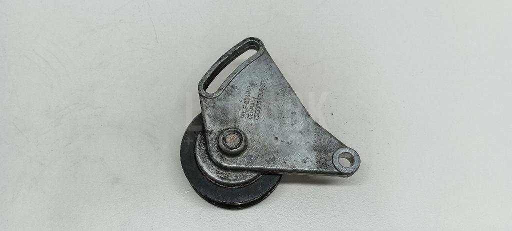 Ролик руч.ремня с кронштейном для  Audi 100 [C4] 1991-1994