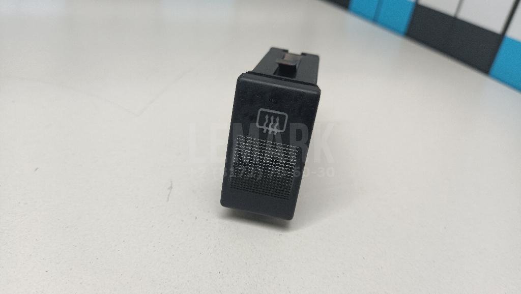 Кнопка обогрева заднего стекла