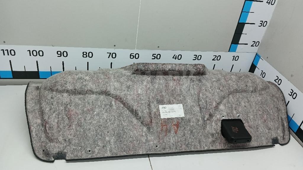 Обшивка крышки багажника