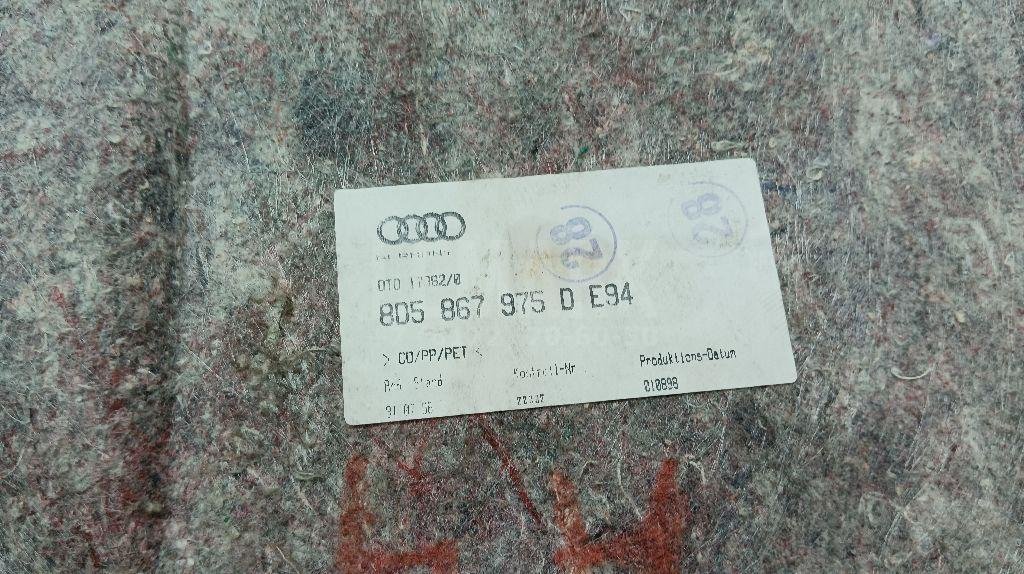 Обшивка крышки багажника