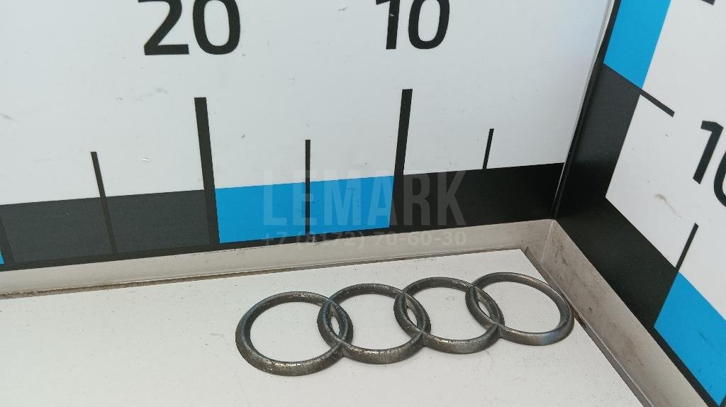 Эмблема на крышку багажника