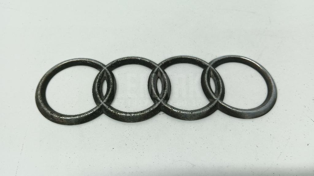 Эмблема на крышку багажника